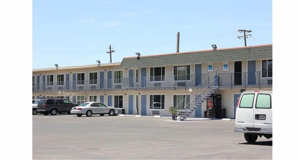 Parkway Inn Fresno Exterior photo